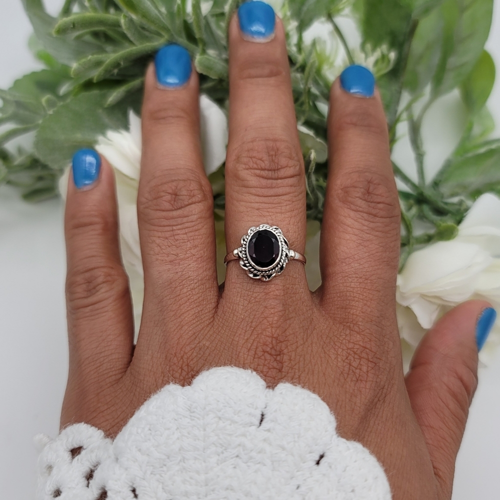 🥰 ROPED GARNET RING - Picture 2 of 8